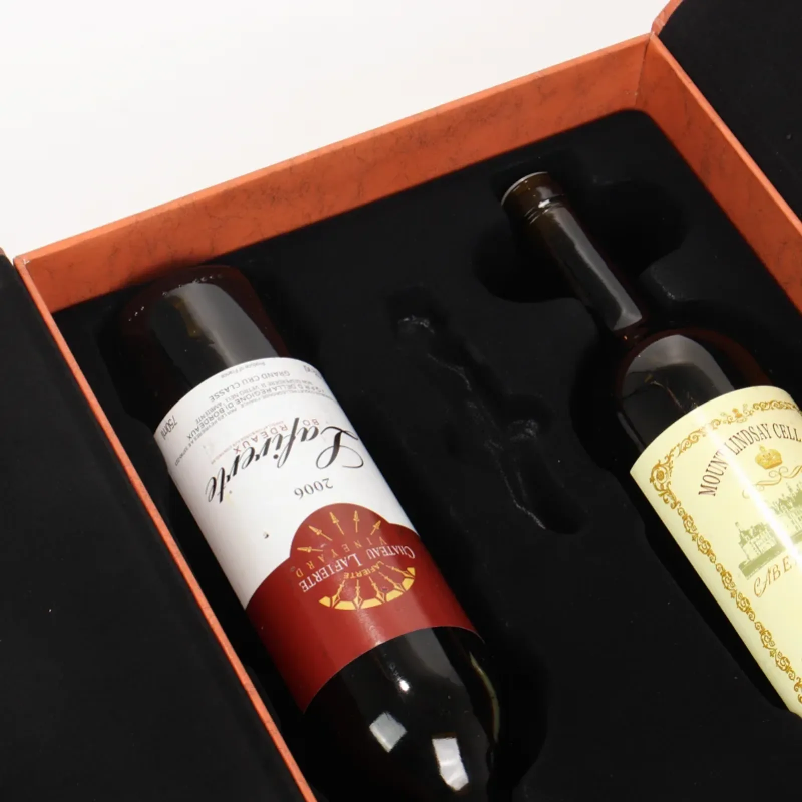 2-Bottle Cardboard Wine Gift Box with Leather-Texture Finish 2